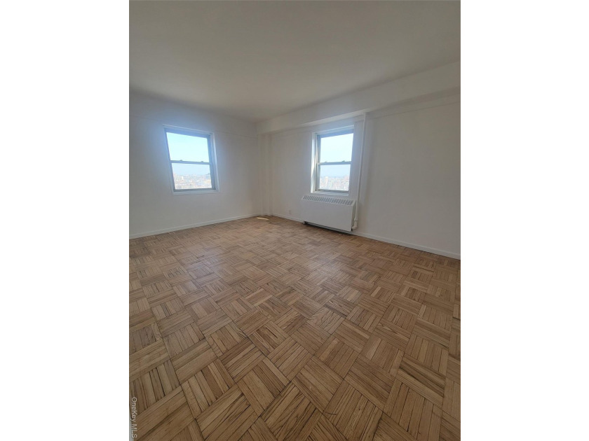 THIS UNIT HAS A SPECTACULAR VIEW OF THE CITY SKYLINE, LOCATED IN - photo 14