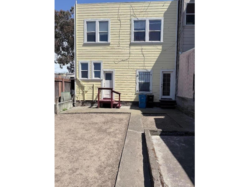 Discover the possibilities with this well-maintained mixed-use - photo 7