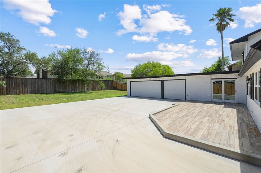 Welcome to 1006 Memphis, a beautifully renovated home nestled in - photo 38