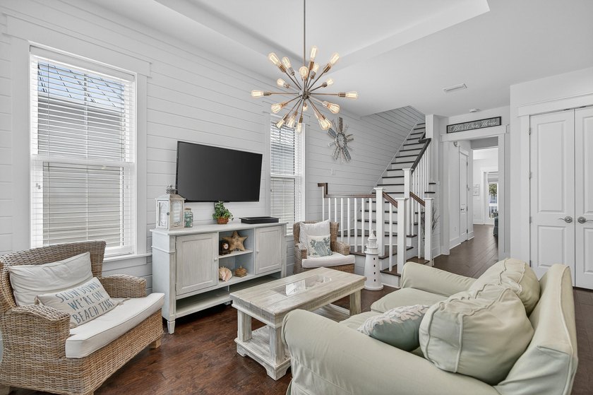 BEST PRICED 4 BEDROOM WITH A YARD. Welcome to 613 Flatwoods - photo 12