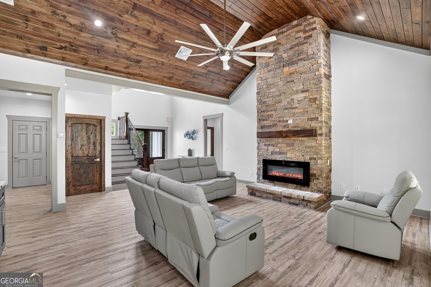 A unique opportunity to own a true LUXURY ESTATE on more than 5 - photo 13