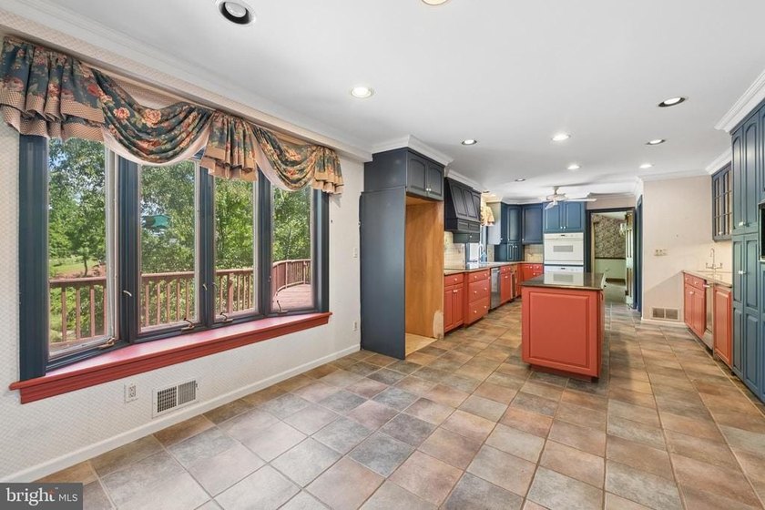 Wonderful opportunity to own on Horseshoe Rd. Great bones and so - photo 16