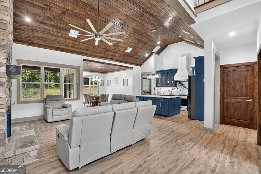 A unique opportunity to own a true LUXURY ESTATE on more than 5 - photo 16