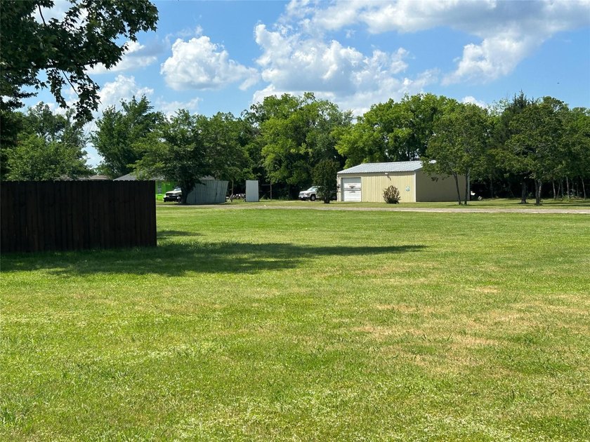 Charming Country Retreat on ove .55 Acres - Room to Roam &amp; Relax - photo 19
