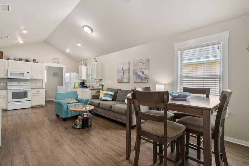Welcome to Unit 15, a fully furnished condo at Copano Cottages - photo 10