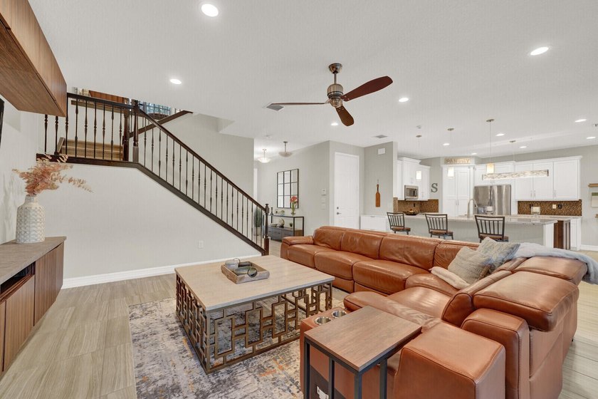 Welcome to this beautiful 4 bedroom, 3 bathroom home in the - photo 8