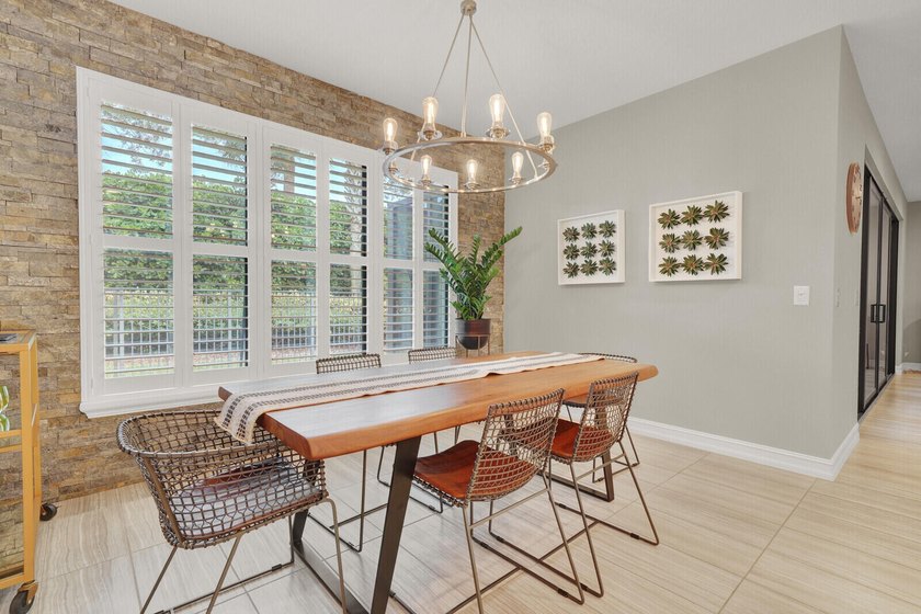 Welcome to this beautiful 4 bedroom, 3 bathroom home in the - photo 10