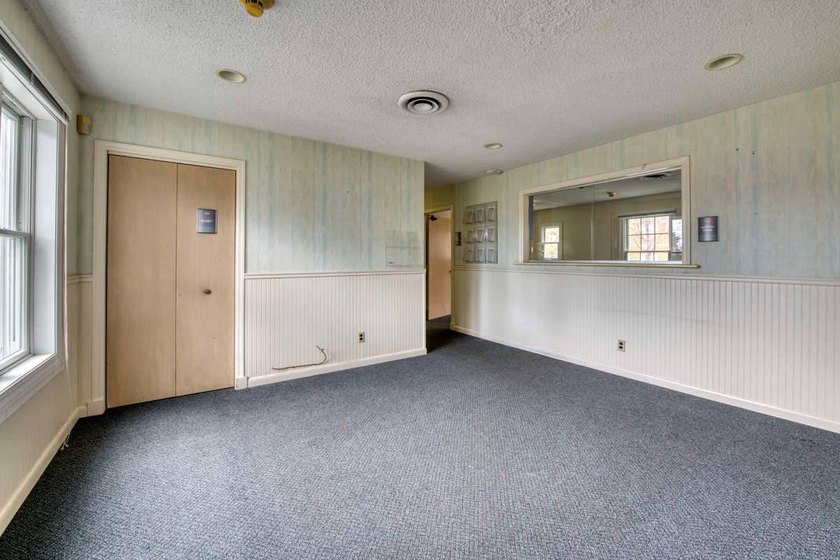 Owner Financing Available. 335 Meeting House Lane free standing - photo 4