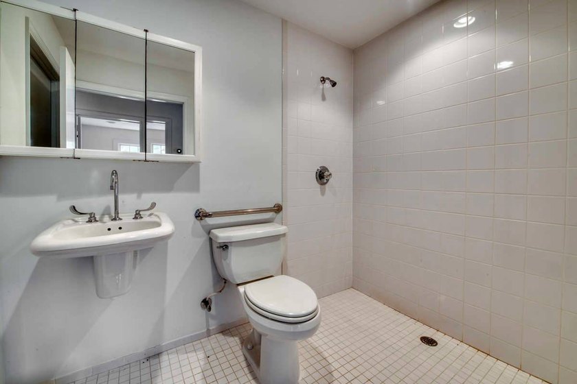 Owner Financing Available. 335 Meeting House Lane free standing - photo 10