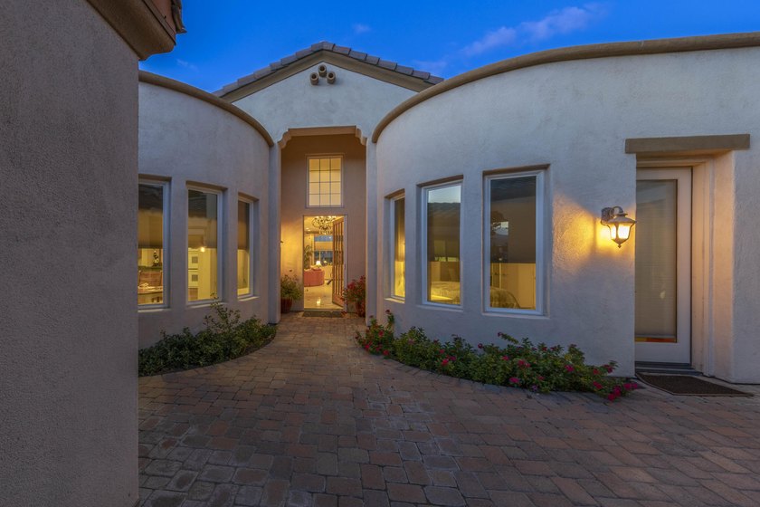 Luxury Oasis in Rancho Mirage. Discover unparalleled Desert - photo 8