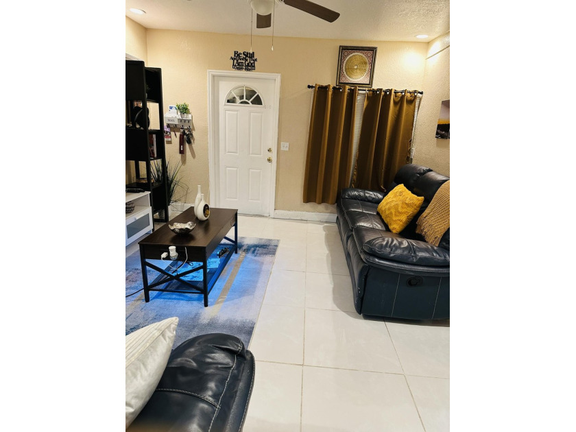Beautifful 3/2 single family house with a huge master bedroom - photo 3