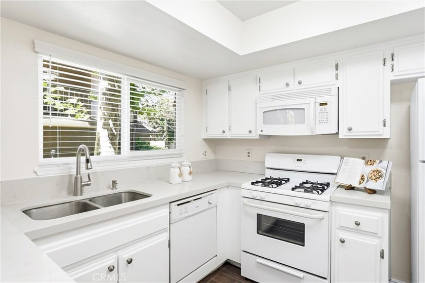 Welcome home! This 2 bedroom 2 bathroom home is exactly what - photo 8