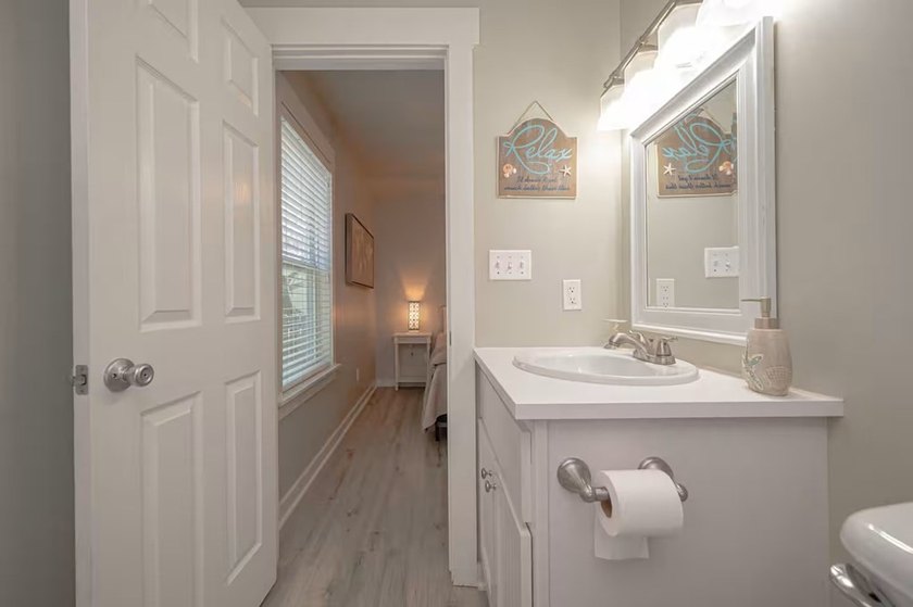 I'm Back &amp; With Updates (flooring &amp; paint)!! This charming - photo 23