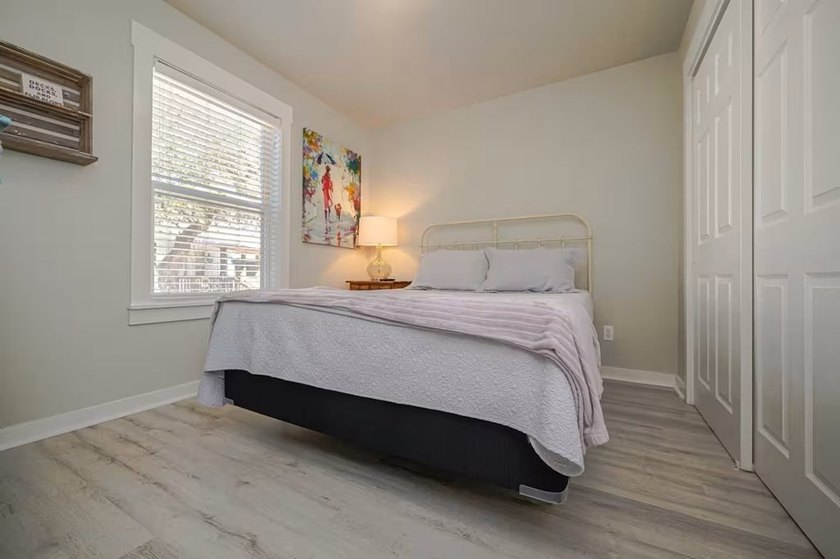 I'm Back &amp; With Updates (flooring &amp; paint)!! This charming - photo 25