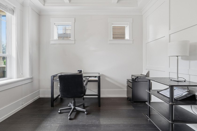 Welcome to Elgin Oaks, where timeless design meets exceptional - photo 10