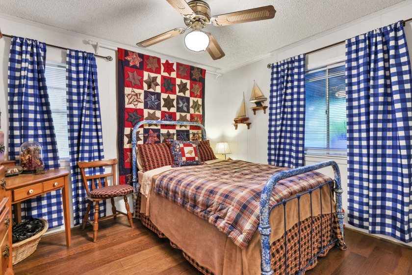 Charming Lake Livingston Retreat on 1.3 Acres - photo 7