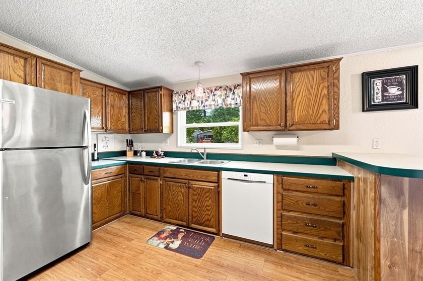 Looking for a quality 3/2 home in Ingram ISD? This Solitaire - photo 11