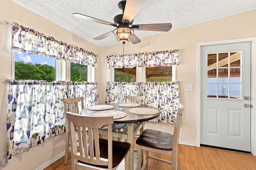 Looking for a quality 3/2 home in Ingram ISD? This Solitaire - photo 12
