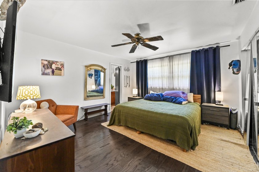 Welcome to 7635 Oakmont Drive in Lake Worth, a charming - photo 20