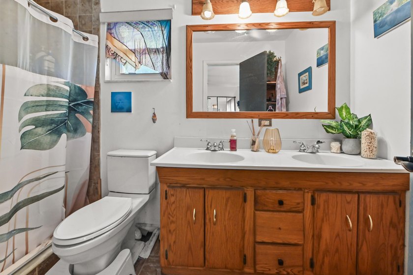 Welcome to 7635 Oakmont Drive in Lake Worth, a charming - photo 22