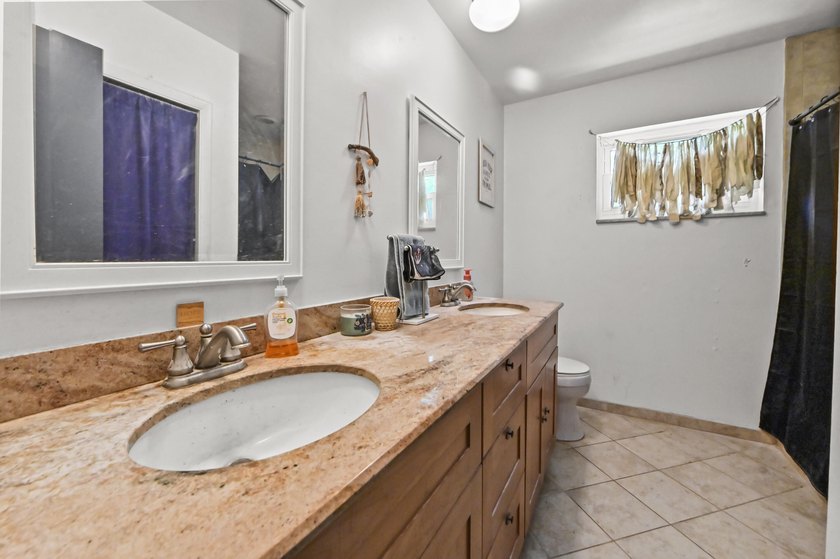 Welcome to 7635 Oakmont Drive in Lake Worth, a charming - photo 25