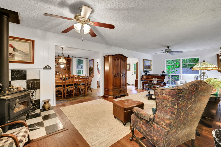 Charming Lake Livingston Retreat on 1.3 Acres - photo 13