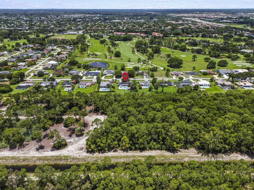 Welcome to 7635 Oakmont Drive in Lake Worth, a charming - photo 33