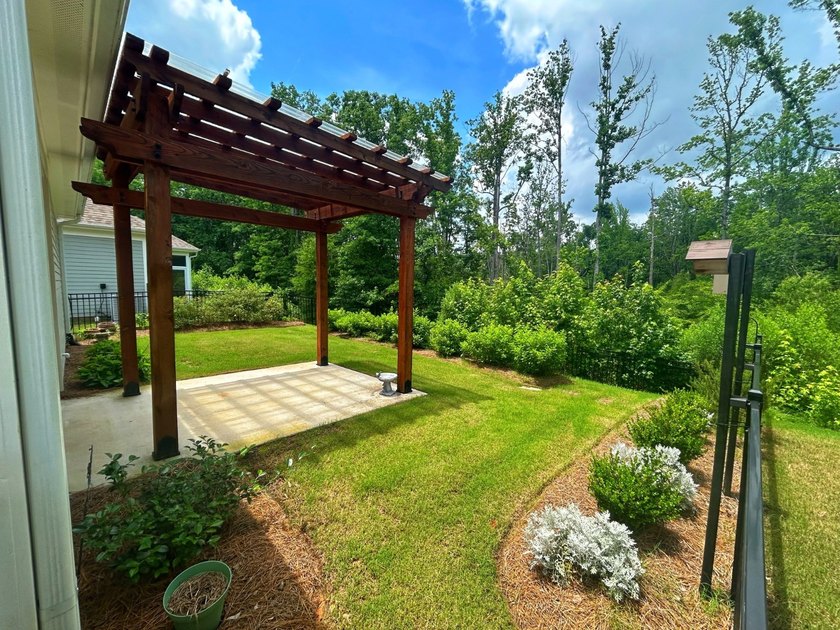 ONE LEVEL. MAPLE PLAN. This 2023 build has tons of upgrades - photo 2