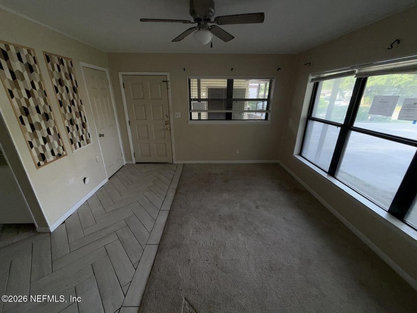 Ready for your renovations, this 3 bedroom, 1.5 bath home has a - photo 4