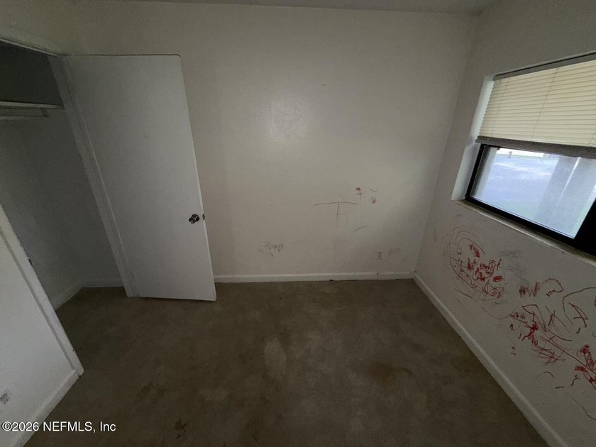 Ready for your renovations, this 3 bedroom, 1.5 bath home has a - photo 6