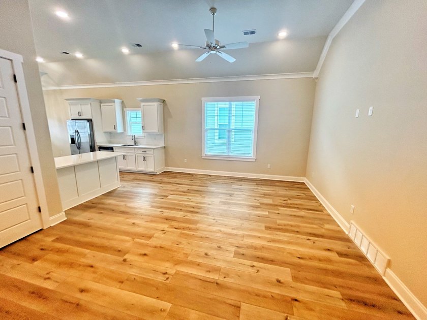 ONE LEVEL. MAPLE PLAN. This 2023 build has tons of upgrades - photo 10