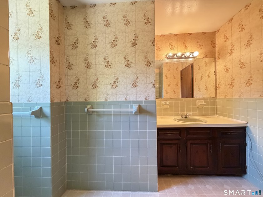 Bring your ideas and unlock the potential of this well-located - photo 22