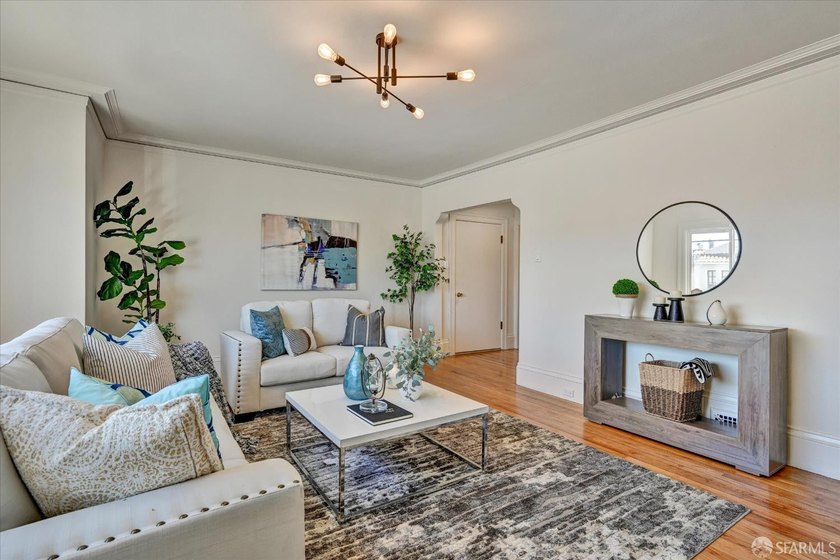 Beautiful Central Sunset semi-detached home ideally located just - photo 6
