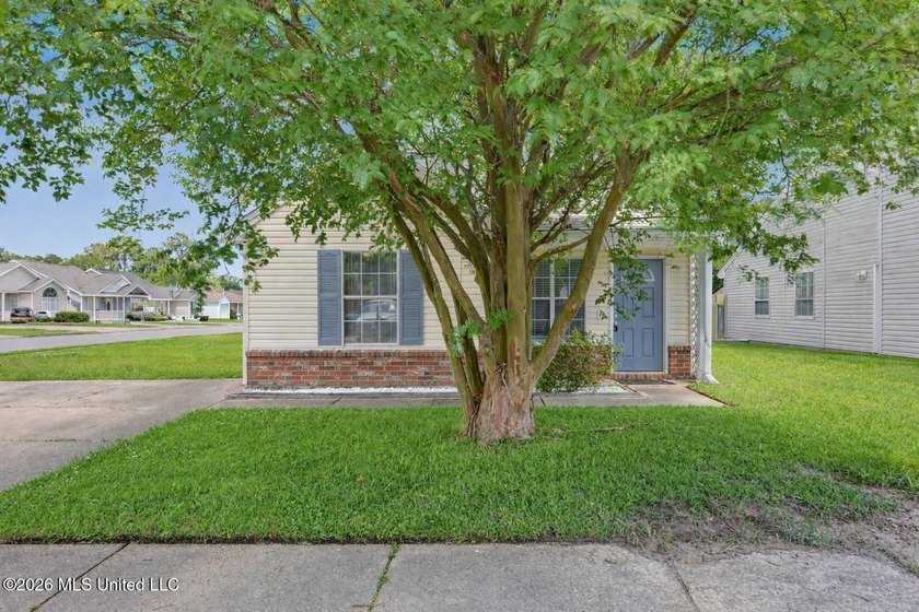 BACK ON THE MARKET. Well-Maintained Home with Modern Updates - photo 2