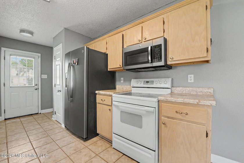 BACK ON THE MARKET. Well-Maintained Home with Modern Updates - photo 10