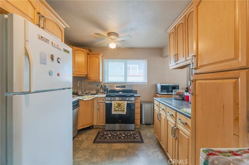 Well-maintained triplex featuring a desirable unit mix of one - photo 6