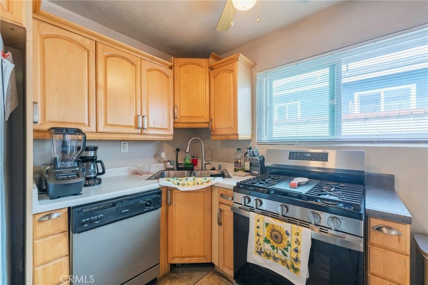 Well-maintained triplex featuring a desirable unit mix of one - photo 7