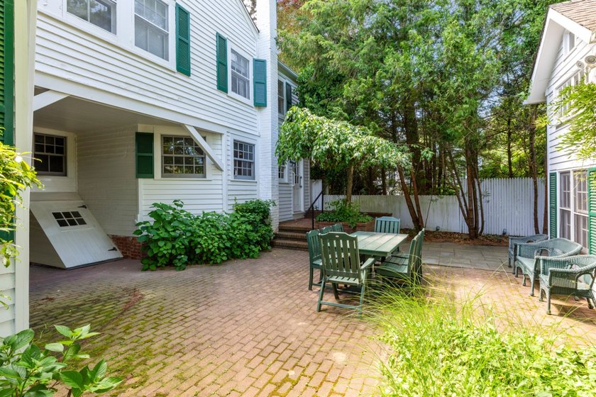 Built in 1832 and owned by the same family for nearly 50 years - photo 15