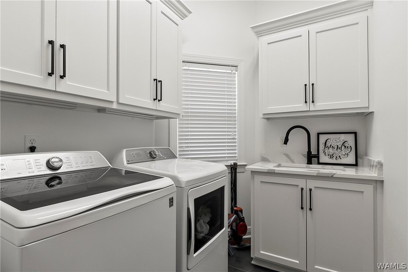 Beautifully remodeled with every square inch thoughtfully - photo 31