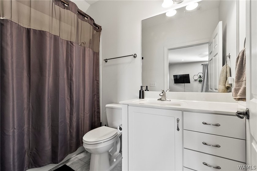 Beautifully remodeled with every square inch thoughtfully - photo 35