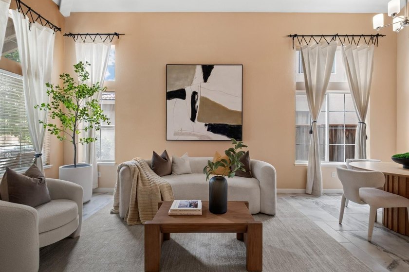 *Vaulted ceilings, a desirable first-floor bedroom and full bath - photo 6
