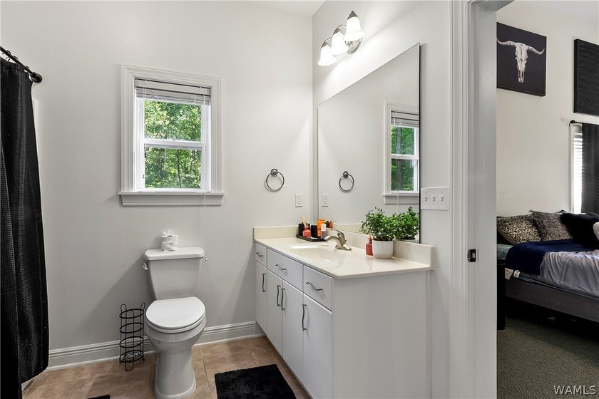 Beautifully remodeled with every square inch thoughtfully - photo 39