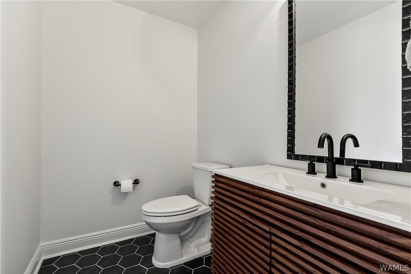 Beautifully remodeled with every square inch thoughtfully - photo 42