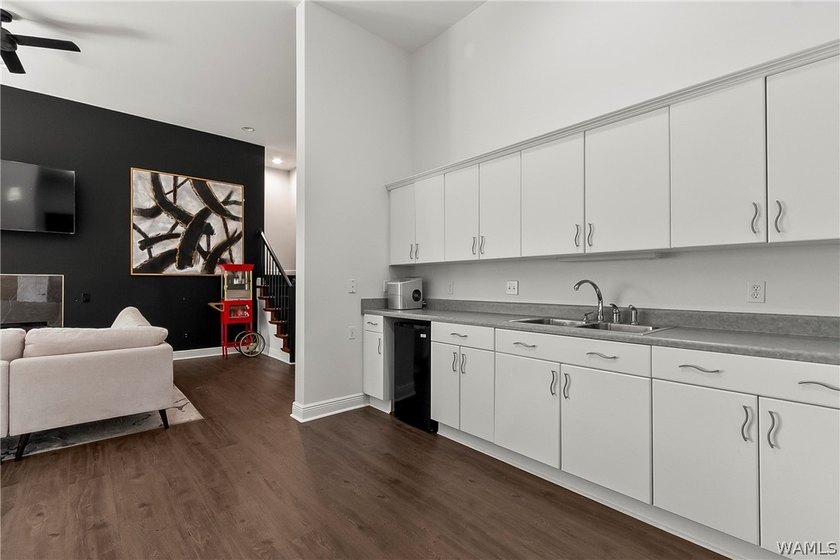 Beautifully remodeled with every square inch thoughtfully - photo 43