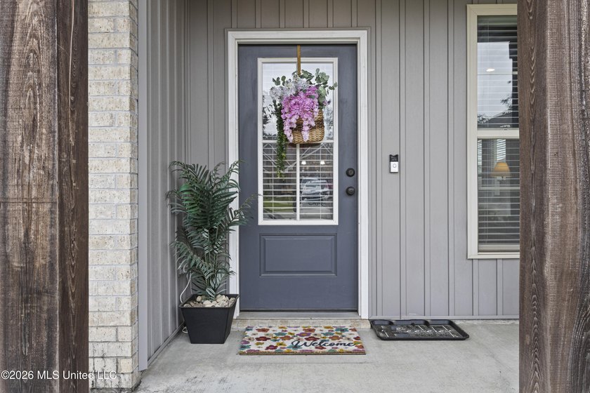Impeccably maintained and truly move-in ready, this stunning - photo 5