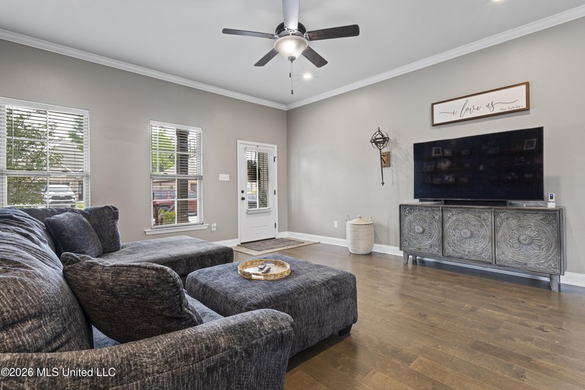 Impeccably maintained and truly move-in ready, this stunning - photo 8