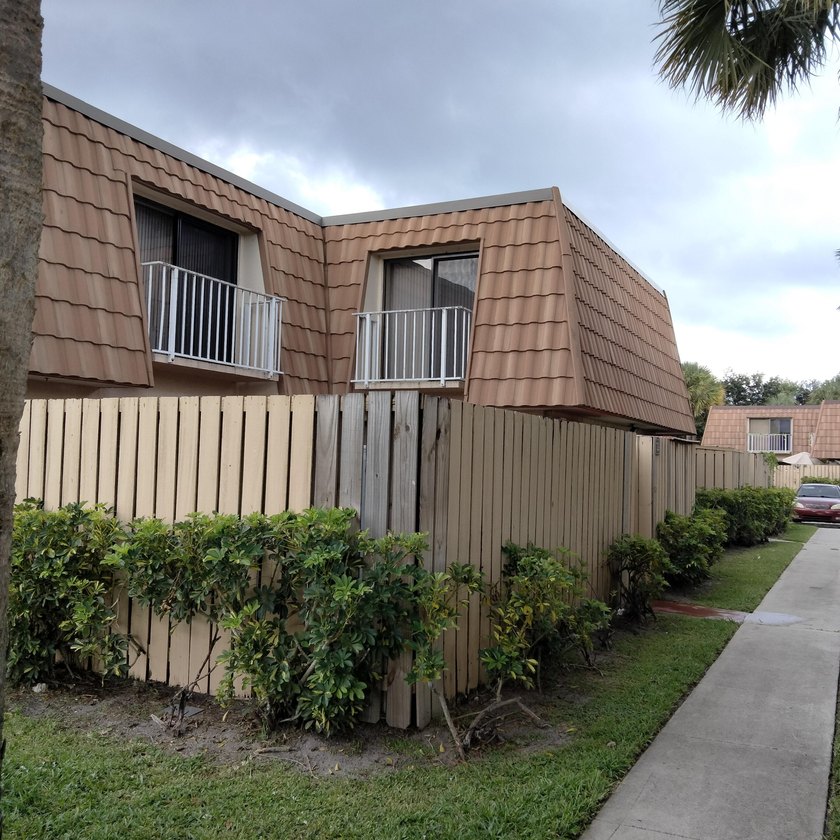 BEAUTIFUL 2BR/2.5BTH TOWNHOUSE W/ DIRECT LAKE VIEW. FULLY - photo 5