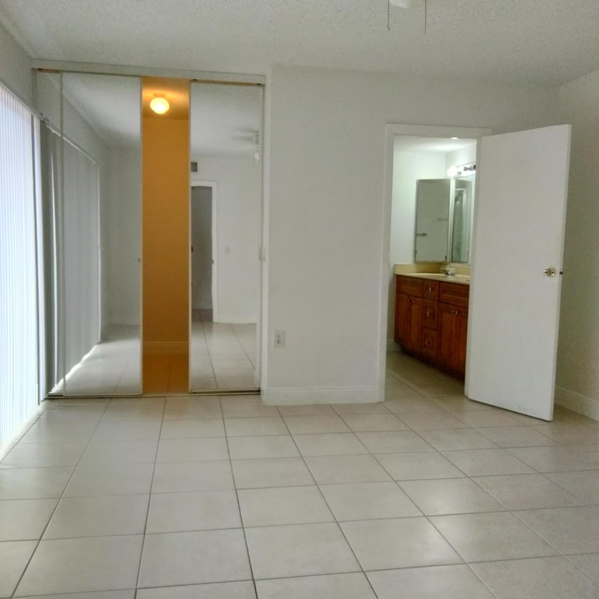 BEAUTIFUL 2BR/2.5BTH TOWNHOUSE W/ DIRECT LAKE VIEW. FULLY - photo 6