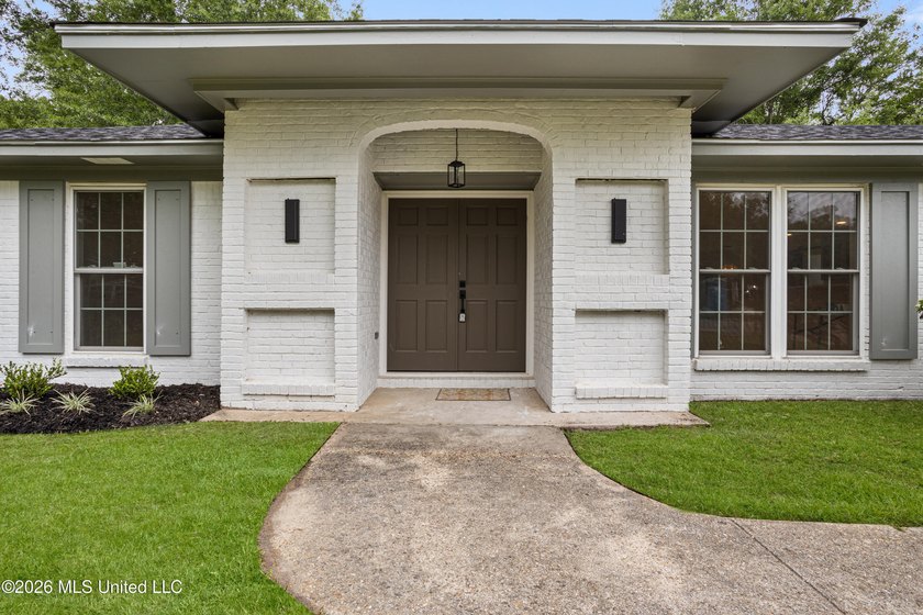 Welcome to a full custom remodel with all the right touches!! In - photo 4