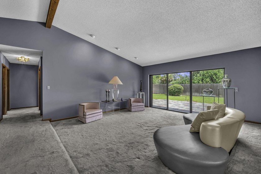Welcome to this charming 3/2 single-family home in the heart of - photo 6